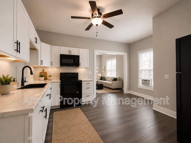 Building Photo - 926 A