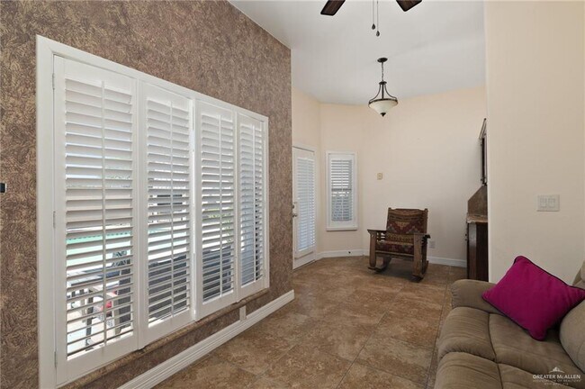 Building Photo - 682 Alto Bonito St