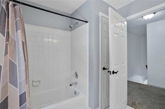 Building Photo - Beautifully Renovated 5-Bedroom, 4-Bath Home on Full Finished Basement!