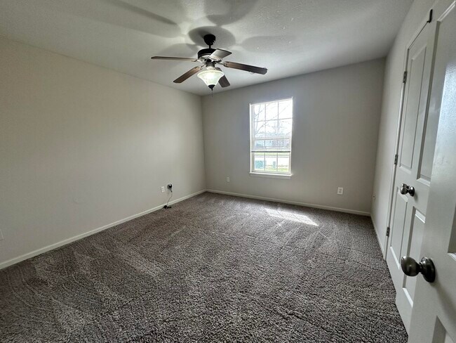 Building Photo - 5711 Vero Way