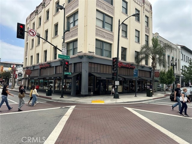 Building Photo - 238 S Arroyo Pkwy