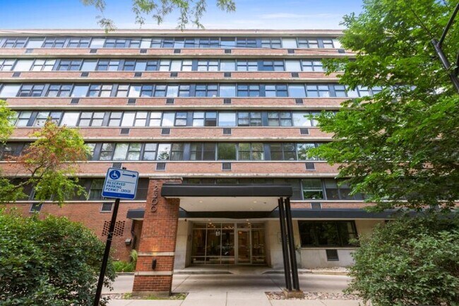 Building Photo - 2 bedroom in Chicago IL Chicago