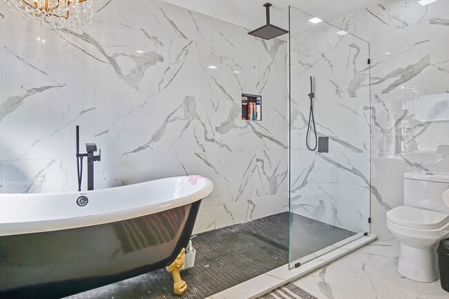 Building Photo - Ranch on 6 Acres