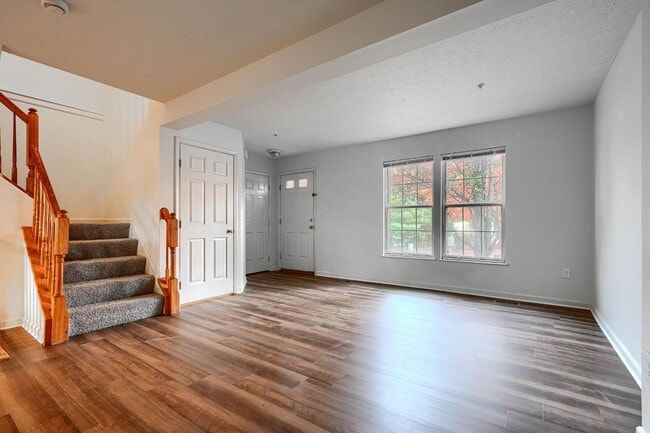 Building Photo - 9847 Bale Ct