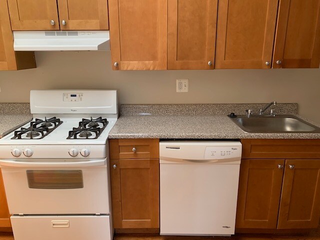 Building Photo - 4039 Spruce St