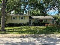 Building Photo - 541 Cypress Dr