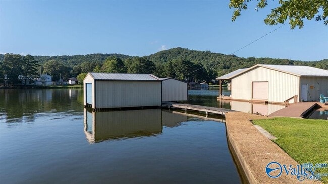 Building Photo - 4125 Hide Away Dr