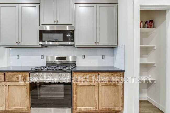 Building Photo - 8329 NW 163rd Ter