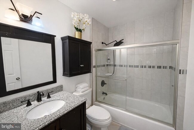 Building Photo - 1045 Quinton Ave