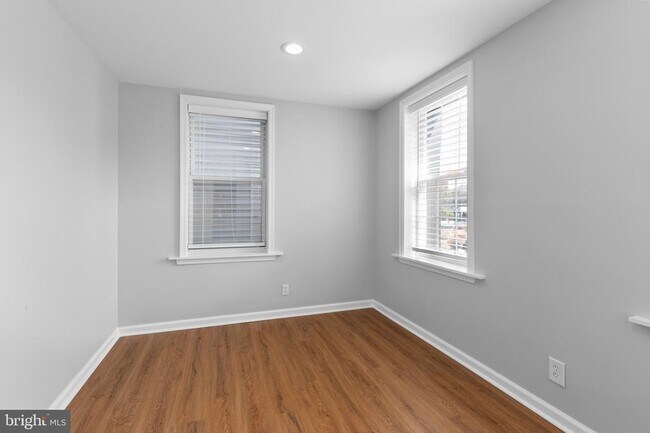 Building Photo - 1428 Hope St