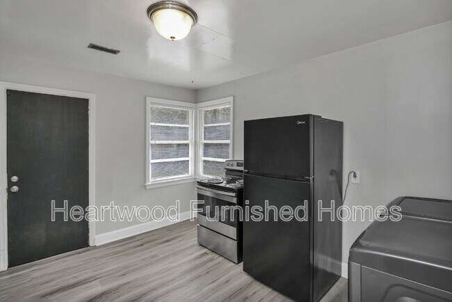 Building Photo - 3300 Margrave Rd
