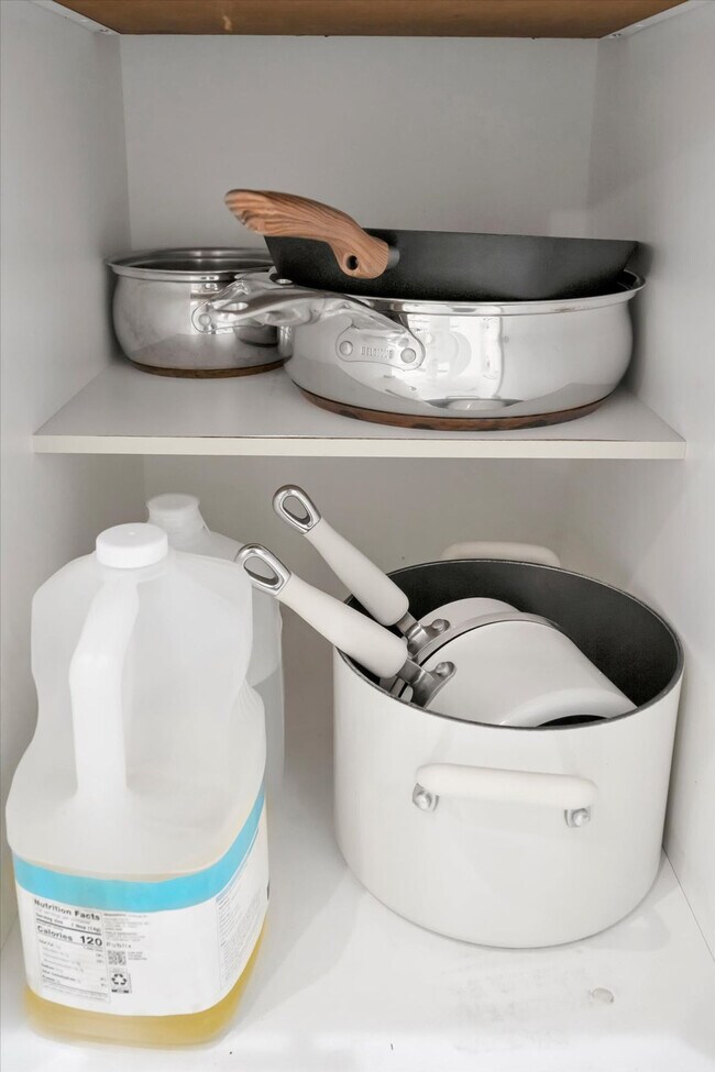 Building Photo - 19 Hoffer St