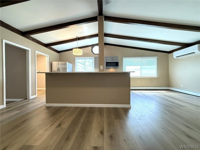 Building Photo - 185 Marilyn Dr