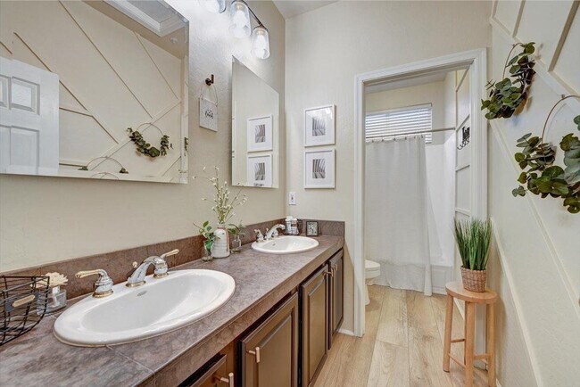 Building Photo - 7723 E Phantom Way