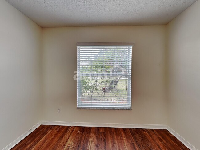 Building Photo - 12241 Woodglen Cir