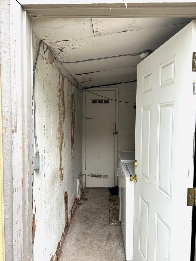Building Photo - 19 S Meade St