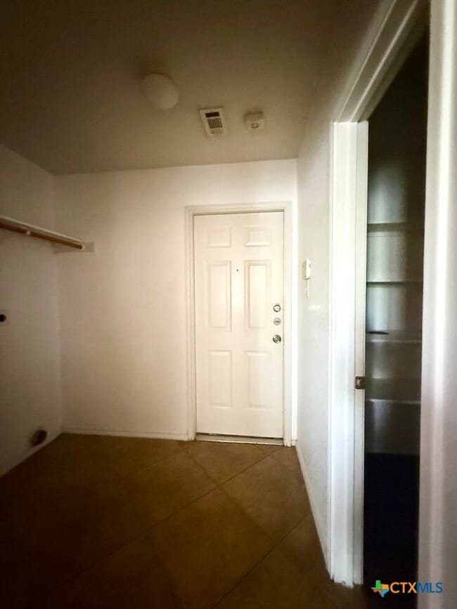 Building Photo - 4006 Frigate Dr