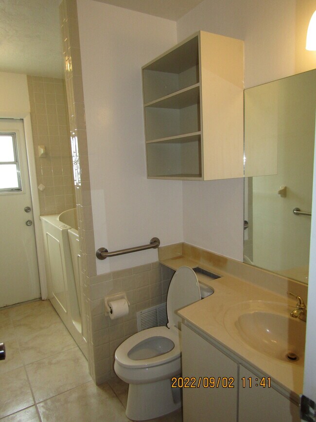 Building Photo - 736 Cadiz Rd