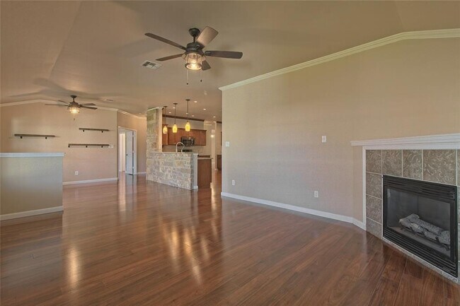 Building Photo - 3112 Clinton Pl