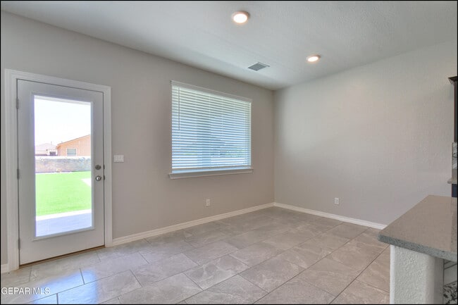Building Photo - 12868 Star Gaze Ave