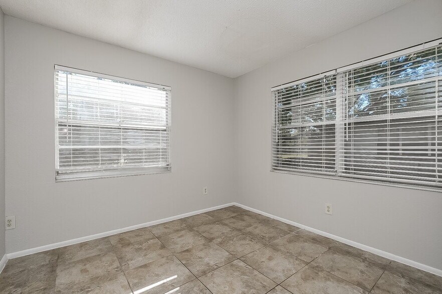 Building Photo - 16328 Caribbean Ct