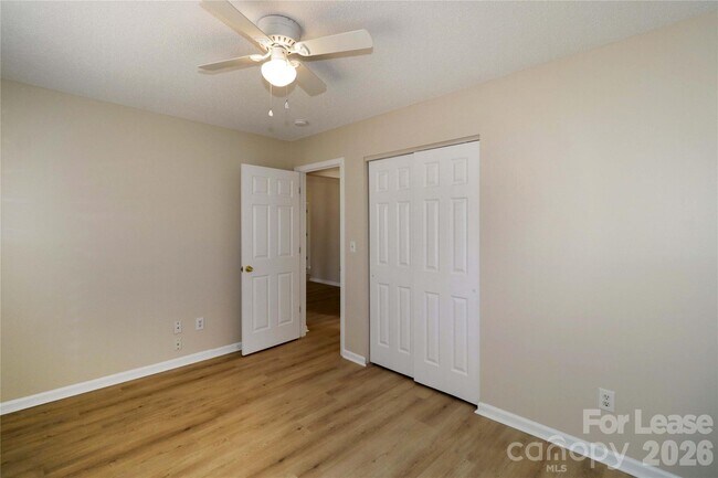 Building Photo - 729 Rebecca Jane Dr