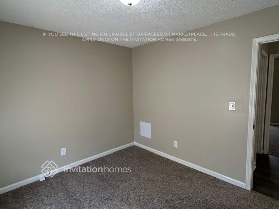 Building Photo - 443 Linda Ln
