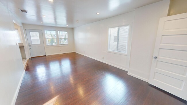Interior Photo - Coronado