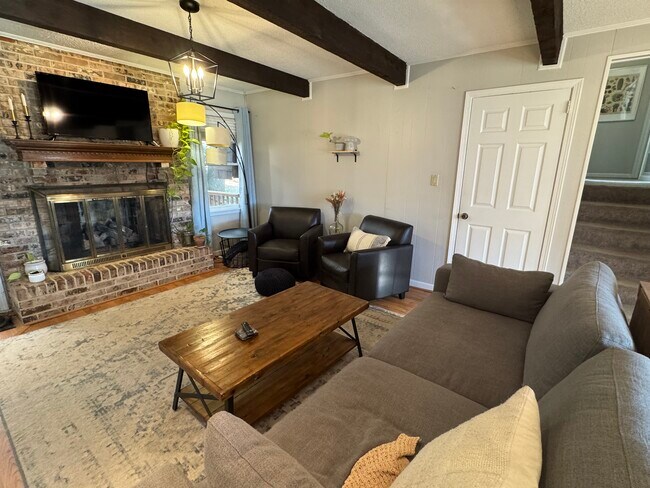 Building Photo - 409 Crosscreek Cir