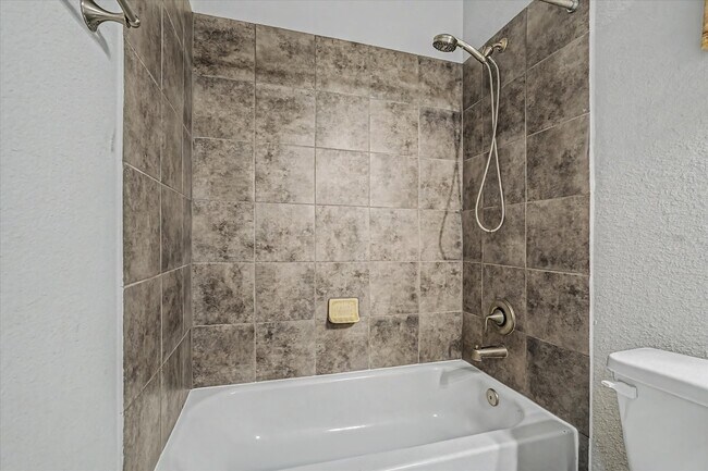 Building Photo - 16534 Twinwalker Drive