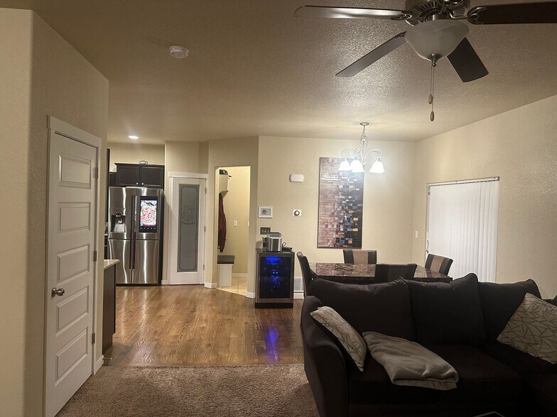 Building Photo - 1290 Antrim Loop