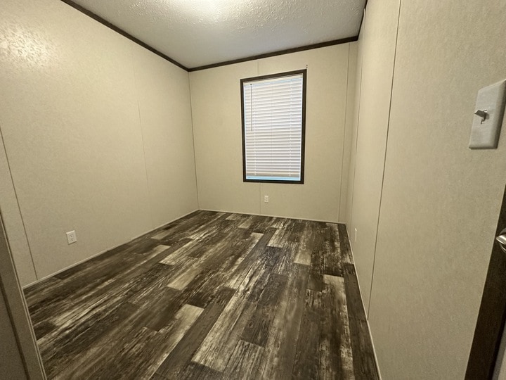 Building Photo - 26 Bing St N