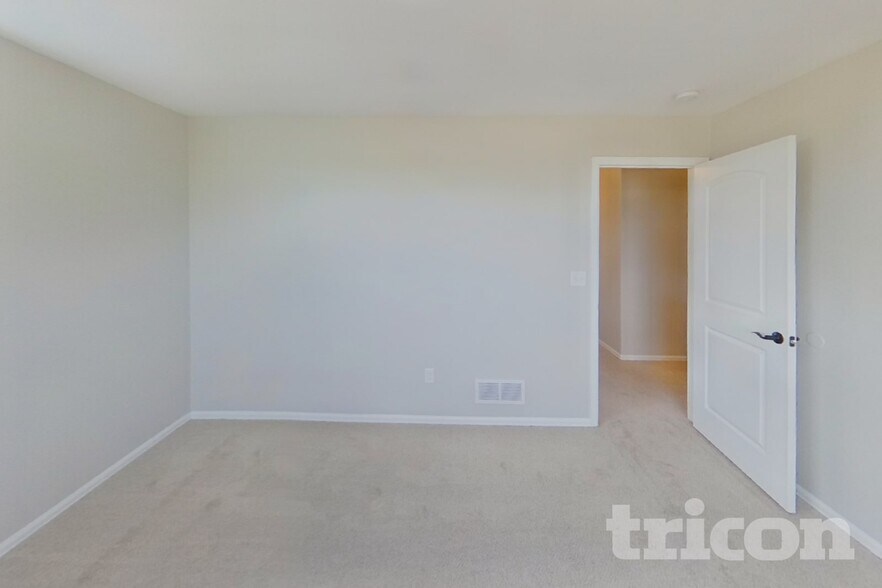 Building Photo - 6227 San Mateo Dr