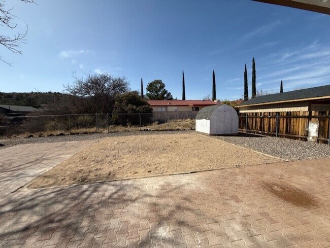 Building Photo - 1324 S Ocotillo Dr