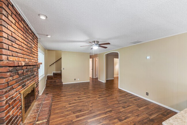 Building Photo - 8116 South Florence Pl E