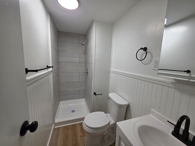 Building Photo - updated 4 bedroom 2.5 Bathroom house for rent