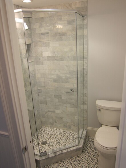 Building Photo - 18 Grove St