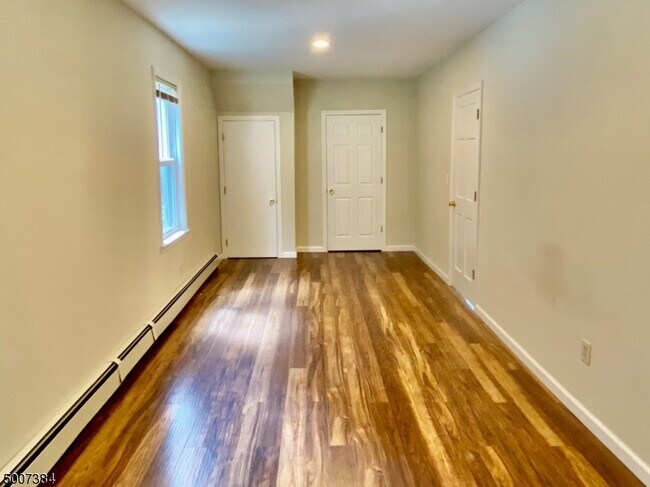 Building Photo - 79 Spruce St