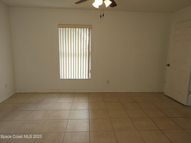 Building Photo - 1420 Denali St SE