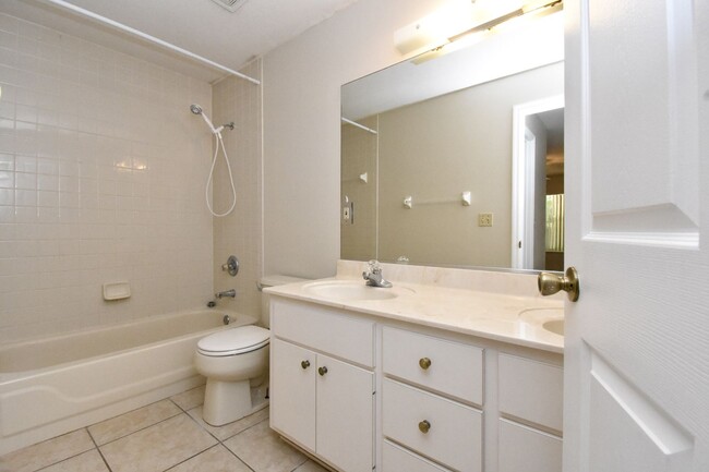 Building Photo - 3BR/2BA Corner Lot Home + BONUS ROOM – $17...