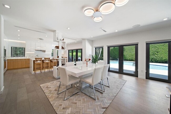 Building Photo - 1117 Alfonso Ave