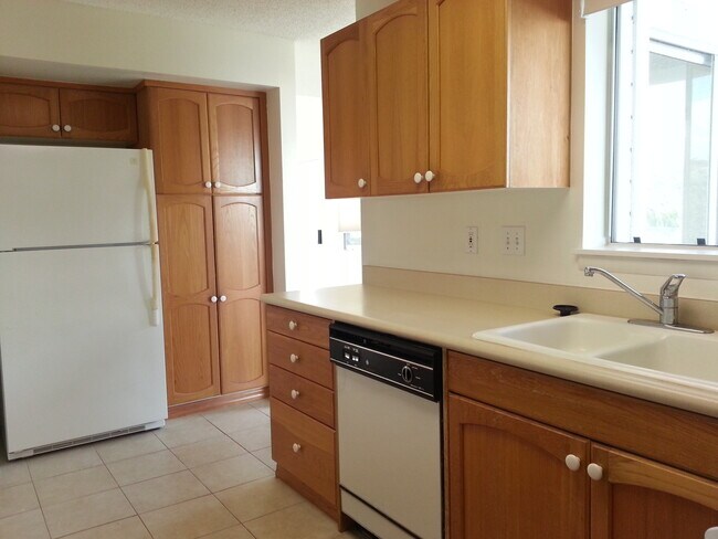 Building Photo - Great 3 Bedroom/ 2.5 Bathroom Single Family Home in Waikele  *First showing on Monday, February 1...