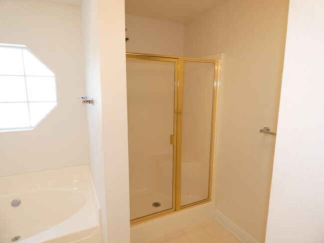 Building Photo - Charming 4-Bedroom Home With Sunroom
