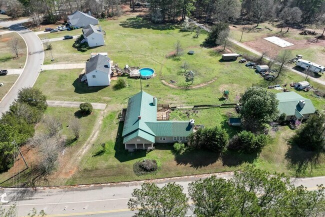 Building Photo - 1051 Gage Dr