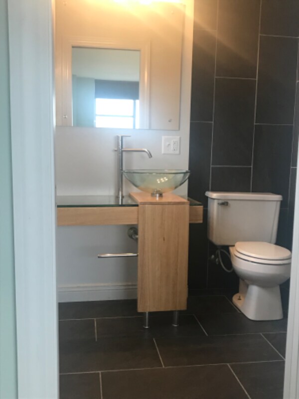 Building Photo - 1620 E Broad St