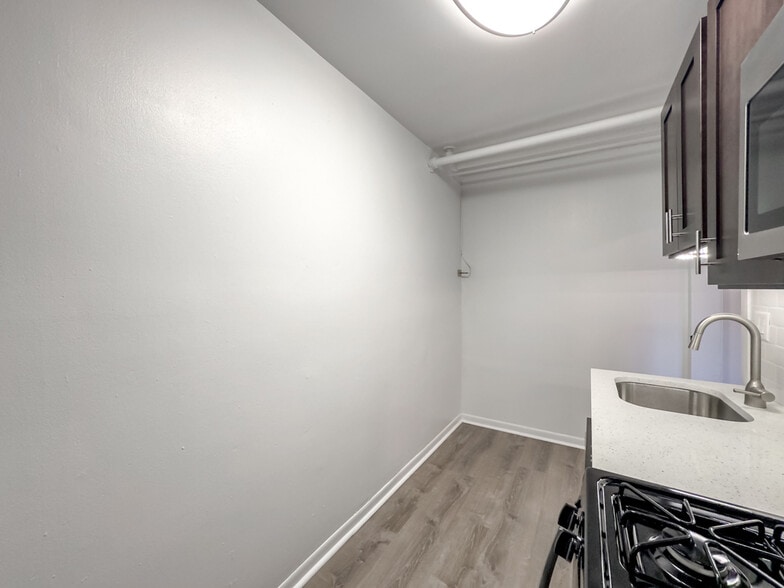 Building Photo - 3024 N Halsted St