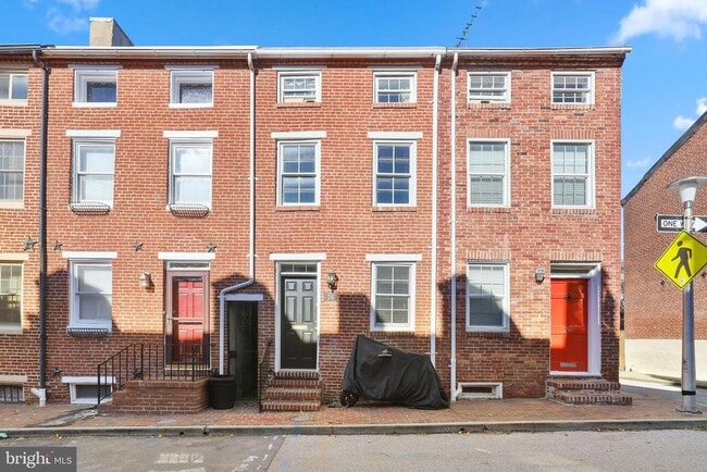 Building Photo - 24 E Hamburg St