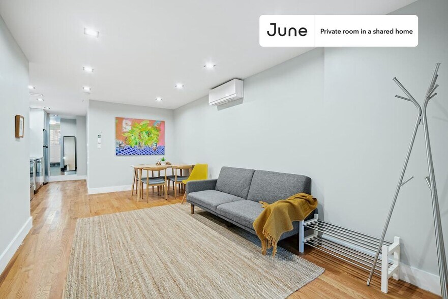 Building Photo - Room in Shared 3.0 bed/3 bath home