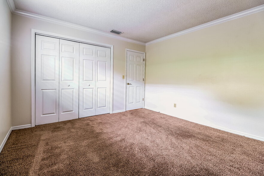 Building Photo - 9132 Hawkins Ct