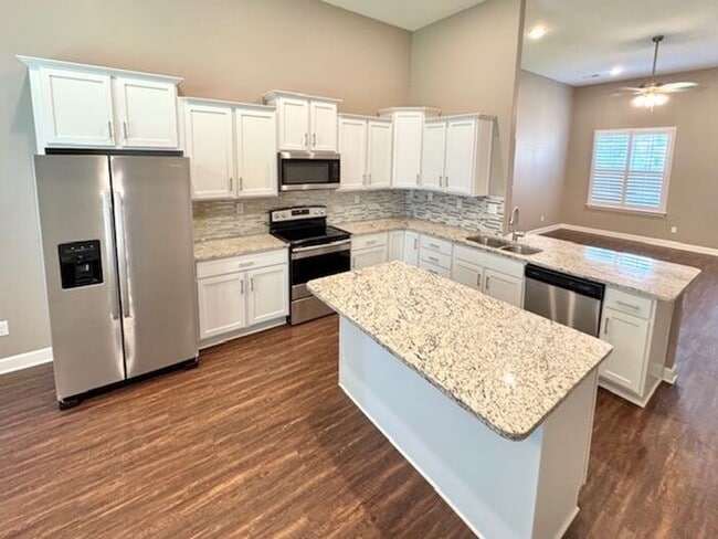 Building Photo - Move In Special! Now Leasing A 4 Bedroom 3...